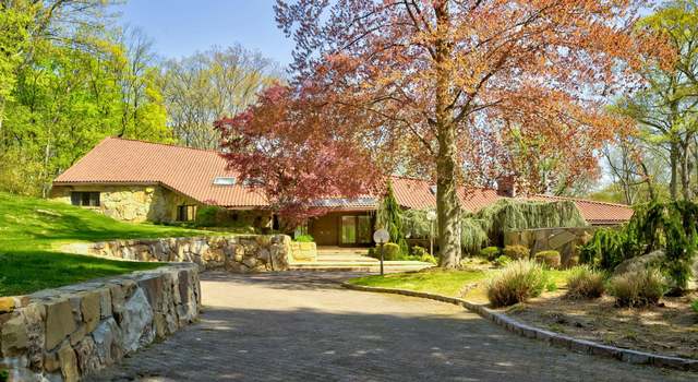 Photo of 17 Forest Dr, Sands Point, NY 11050