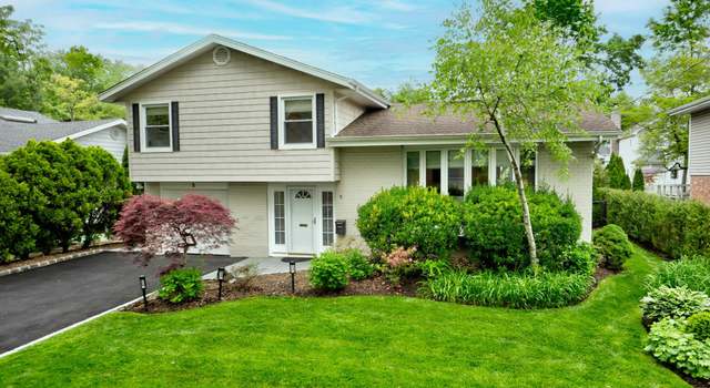 Photo of 5 Roger Dr, Port Washington, NY 11050