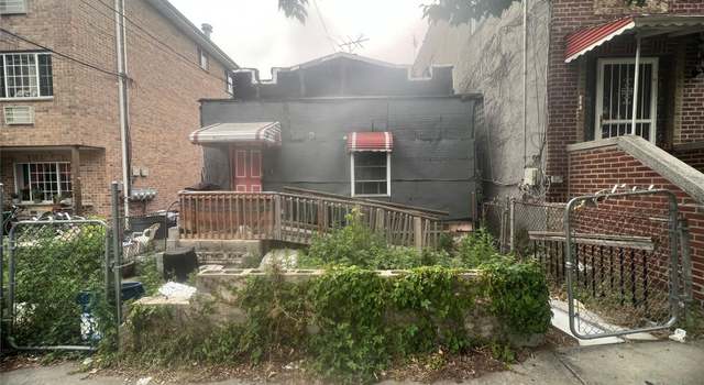 Photo of 940 E 212 St, Bronx, NY 10469