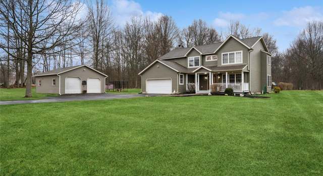 Photo of 3 Knolls Rd, Wallkill, NY 12589