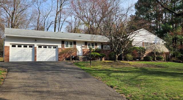 Photo of 7 Rocklyn Dr, Montebello, NY 10901