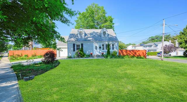 Property at 566 Park Ave, Merrick, NY 11566, 3 beds, 2 baths
