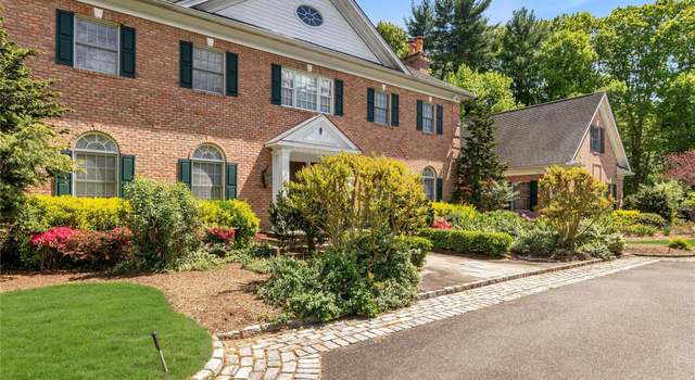 Photo of 5 Valentine Farm Ct, Old Brookville, NY 11545