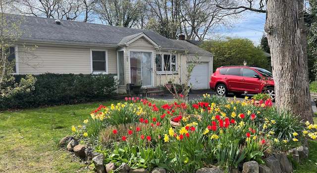 Photo of 14 Robert Dr, Huntington, NY 11743