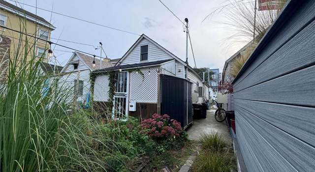 Photo of 195 Beach 100 St, Rockaway Park, NY 11694