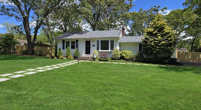 Photo of 149 S Evergreen Dr, Selden, NY 11784