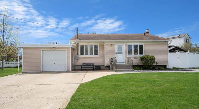 Photo of 190 Front Ave, Brentwood, NY 11717