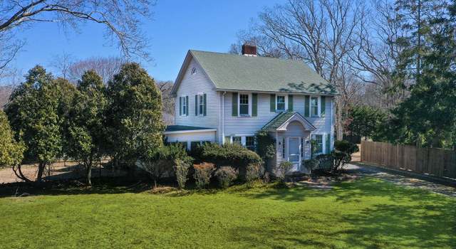Photo of 12 Summit Blvd, Westhampton, NY 11977