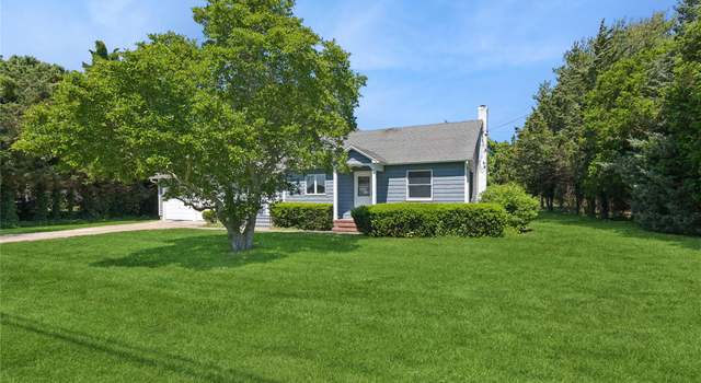 Photo of 18275 County Road 48, Cutchogue, NY 11935