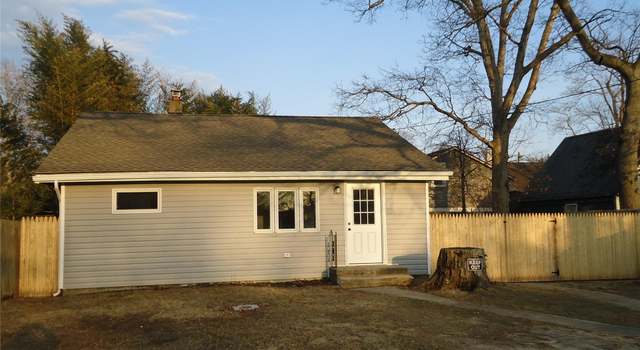 Photo of 191 Laurelton Dr, Mastic Beach, NY 11951