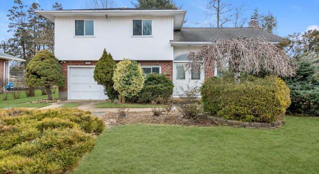 Photo of 326 White Birch Ln, Jericho, NY 11753
