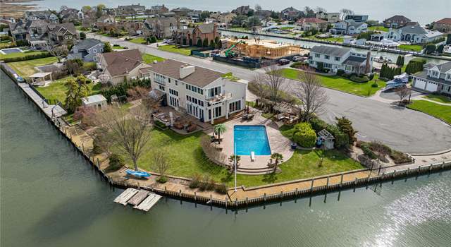 Photo of 23 Sexton Dr, West Islip, NY 11795
