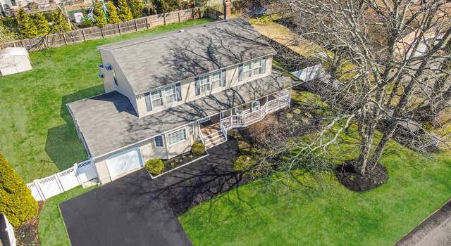 Photo of 9 Jeanatta Ave, Mastic, NY 11950