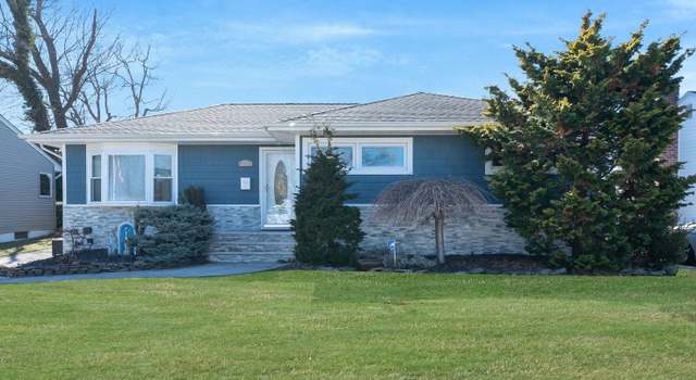 Photo of 516 Spruce Ln, East Meadow, NY 11554
