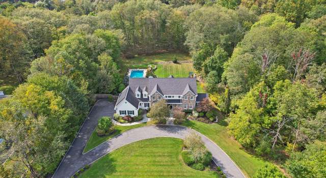 Photo of 5 Camberra Dr, Suffern, NY 10901