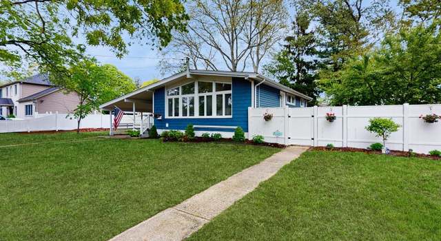 Photo of 431 Renee Dr, Bayport, NY 11705