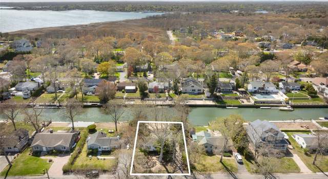 Photo of 12 Tarpon Rd, East Quogue, NY 11942