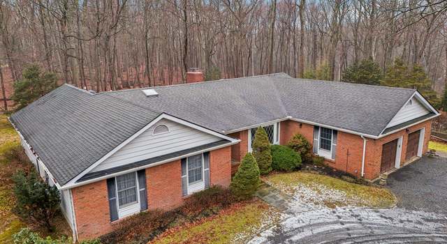 Photo of 11 Woodcutters Path, Nissequogue, NY 11780
