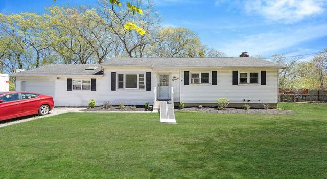 Photo of 113 Mayfield Dr, Mastic Beach, NY 11951