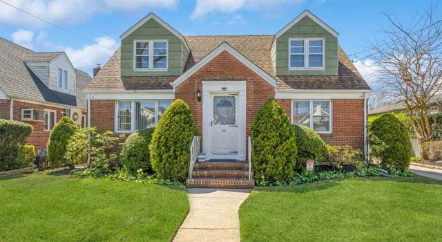 Photo of 94 Willis Ave, Floral Park, NY 11001