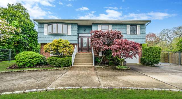 Photo of 40 Cedarhurst St, Islip Terrace, NY 11752