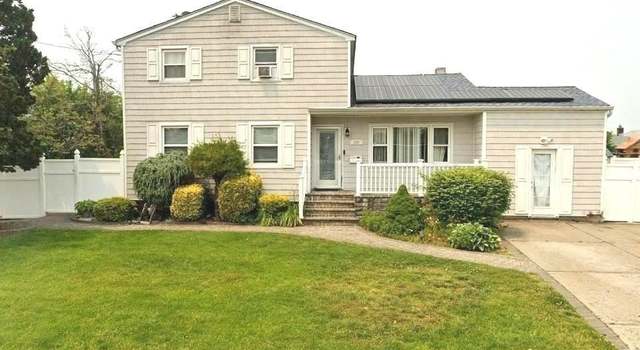 Photo of 206 Jefferson Ave, Brentwood, NY 11717