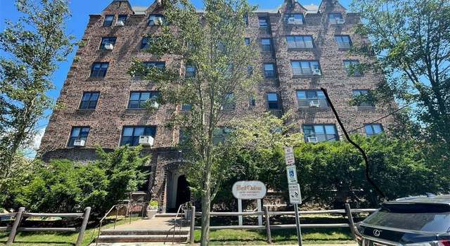 Photo of 141 Wyckoff Pl Unit 5F, Woodmere, NY 11598