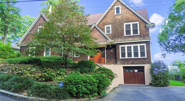 Photo of 766 Connecticut View Dr, Oyster Bay, NY 11771