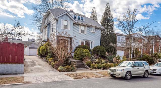 Photo of 213-12 33rd Rd, Bayside, NY 11361