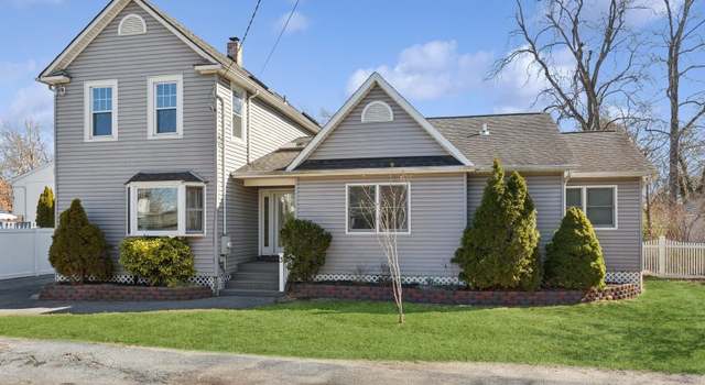 Photo of 3 Charles Ave, Islip Terrace, NY 11752
