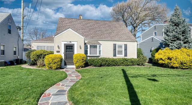 Photo of 22 Gotham St, Valley Stream, NY 11580