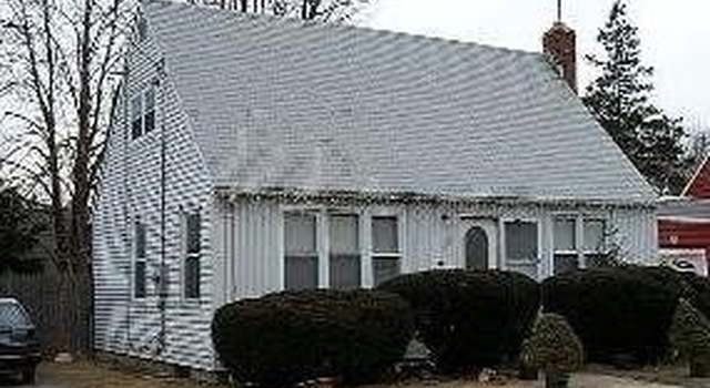 Photo of 27 Twinlawns Ave, Hicksville, NY 11801