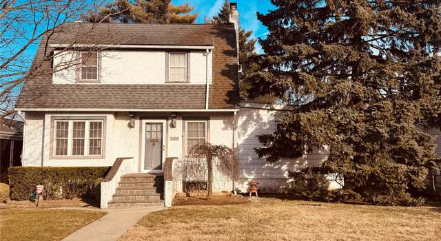 Photo of 2923 Carnation Ave, Baldwin Harbor, NY 11510