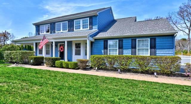 Photo of 50 Ridgefield Dr, Shoreham, NY 11786