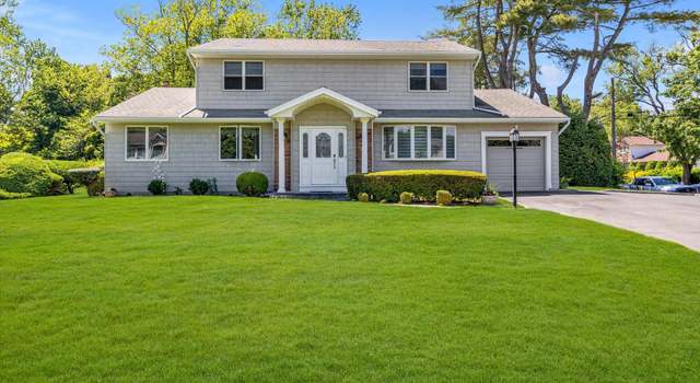 Photo of 20 Village Ln, Hauppauge, NY 11788