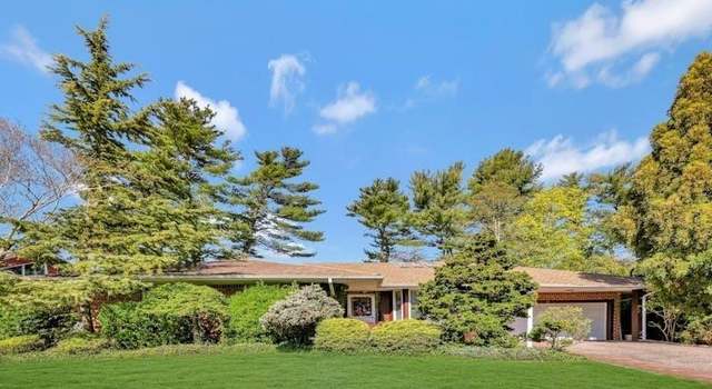Photo of 11 Hedgerow Ln, Jericho, NY 11753