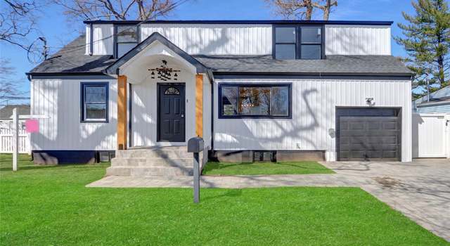 Photo of 145 Reiss Ave, Massapequa Park, NY 11762