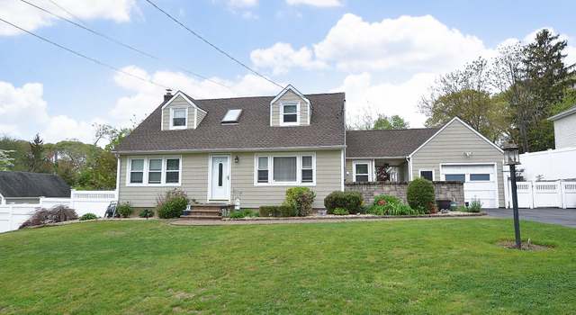 Photo of 10 Metzner Rd, Lake Ronkonkoma, NY 11779