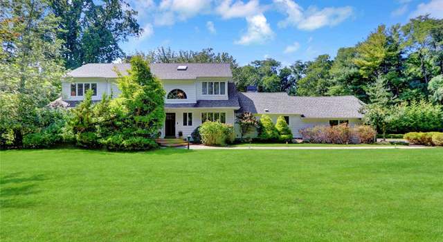 Photo of 41 Lloyd Ln, Lloyd Neck, NY 11743