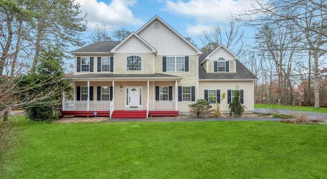 Photo of 2 Sabrina Dr, Eastport, NY 11941
