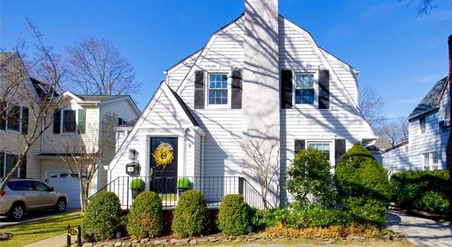Photo of 183 Bromleigh Rd, Garden City, NY 11530