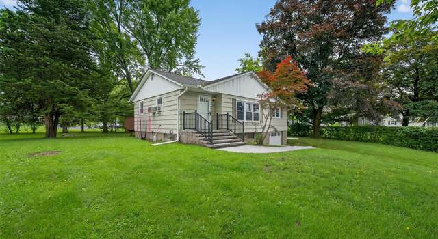 Photo of 14 Provost Dr, New Windsor, NY 12553