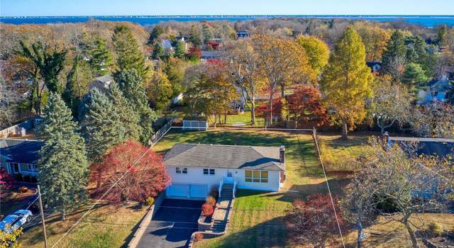 Photo of 10 Beverly Ln, East Moriches, NY 11940