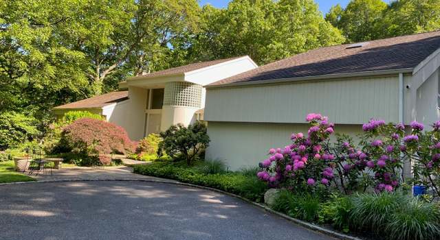 Photo of 5 Saddle Ct, Oyster Bay Cove, NY 11771