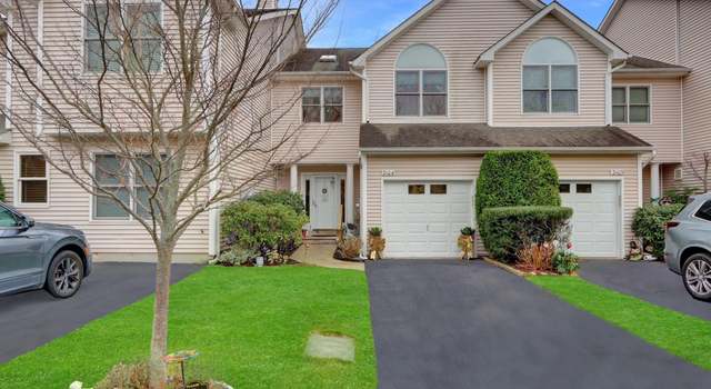 Photo of 2104 Cedar Path #2104, Riverhead, NY 11901
