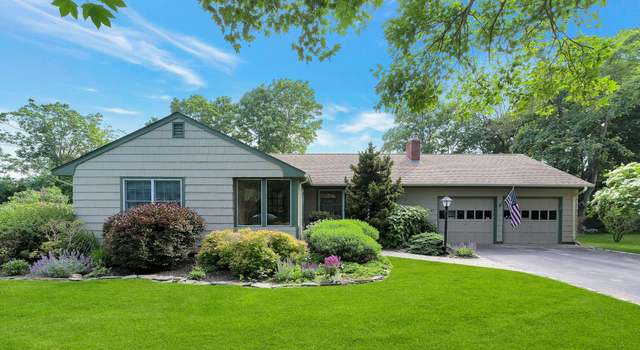 Photo of 43 Sound Rd, Greenport, NY 11944