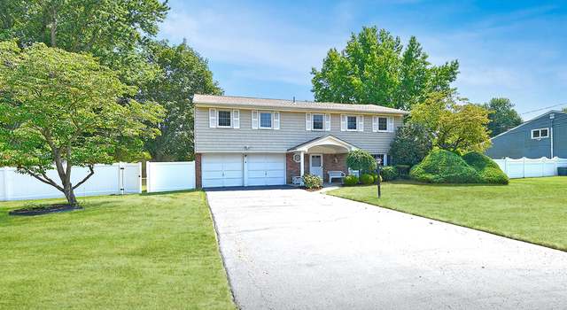 Property at 18 Shari Ln, East Northport, NY 11731, 5 beds, 2.5 baths