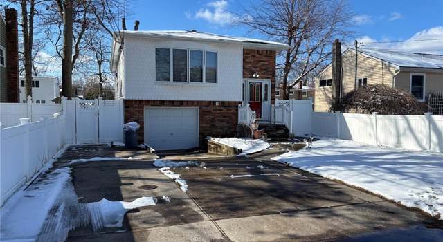 Photo of 607 Myrtle Ave, West Islip, NY 11795