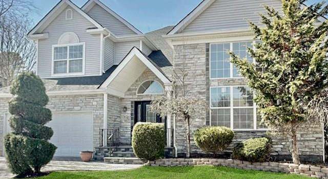 Photo of 24 Blueberry Ridge Dr, Holtsville, NY 11742