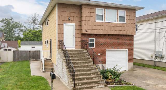 Photo of 1444 Park Ave, Merrick, NY 11566